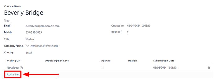 La opción agregar una línea para la lista de correos en el formulario de contacto estándar en la aplicación Marketing por correo de Odoo.