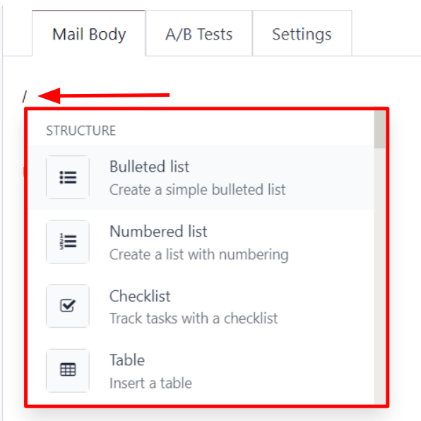 Visualización del editor de texto enriquecido desplegable en la aplicación Marketing por correo de Odoo.